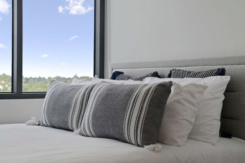 New Contemporary Apartment Near Macquarie Centre - Accommodation ACT 1