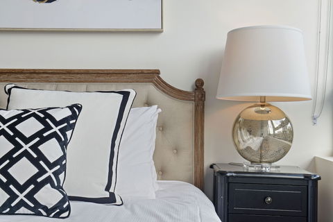 New Luxury Apartment Walking To Shops & Cinema - Accommodation ACT 5