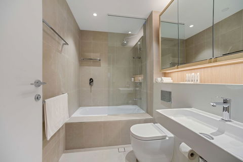 New Luxury Apartment Walking To Shops & Cinema - Accommodation ACT 1