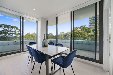 New Luxury Apartment Walking To Shops & Cinema - Accommodation ACT 2