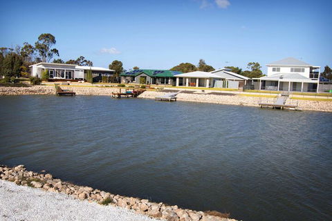 Serene Shores - Accommodation ACT 1