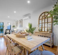 AUJOY 3 Bed Townhouse Burwood 3 - Accommodation ACT