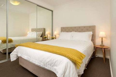 Living In Luxury Central & Sophisticated - Accommodation ACT 0