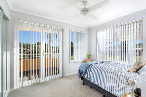 Sandcastles 1 / 8 Ala Moana Way - Accommodation ACT 4