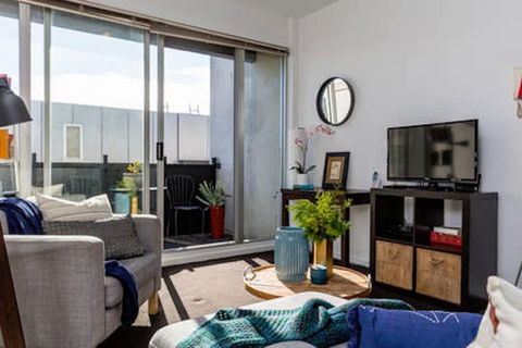 Mika, 2bdr Fitzroy Pad With Secure Parking - Accommodation ACT 2