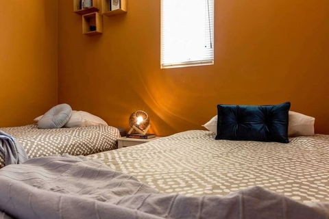 Mika, 2bdr Fitzroy Pad With Secure Parking - Accommodation ACT 6