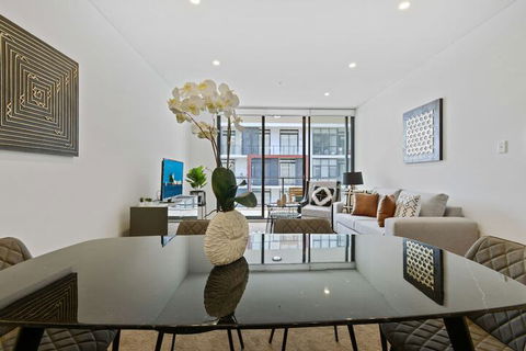 HomeHotel Waterside Luxury & New Residences - Accommodation ACT 6