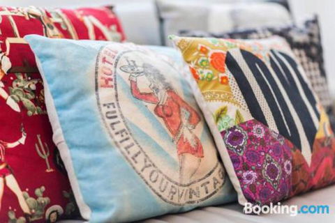 Two Bedroom Apartment In Elizabeth Bay & Potts Point - Accommodation ACT 2