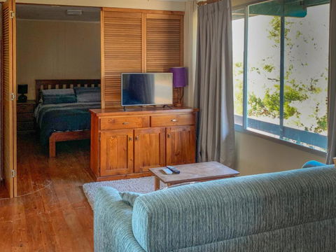 Longbeach House - Accommodation ACT 3