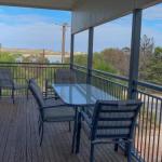 Longbeach House - Accommodation ACT 0