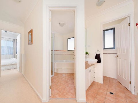 Portovenere Fishermans Bay - Accommodation ACT 6