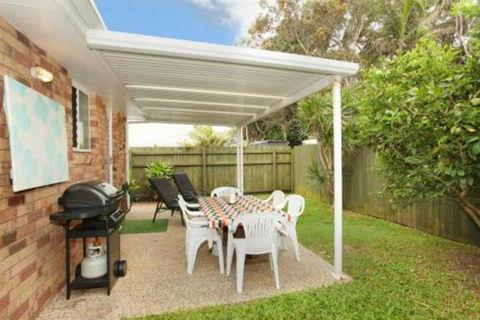 Unit 1 / 14 Tamarindus Street Marcoola Beach Pet Friendly 300 BOND Linen Supplied - Accommodation ACT 5