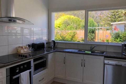 Seaside Retreat - Accommodation ACT 7