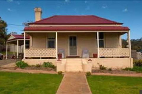 Charlie Bates Cottage - Accommodation ACT 0