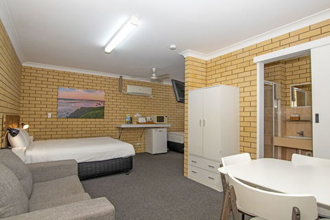 Coast Inn Motel - Accommodation ACT 7