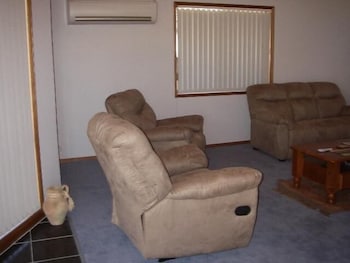 The Real McCoy Holiday Accommodation - Accommodation ACT 5