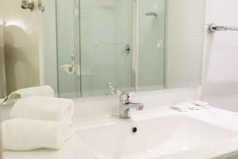 Liberty Plains Motor Inn - Accommodation ACT 5
