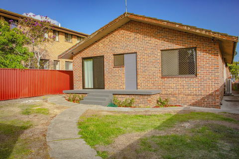 Liberty Plains Motor Inn - Accommodation ACT 4