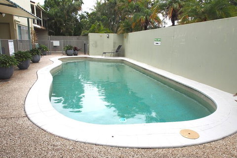 Le Court Villas - Accommodation ACT 2