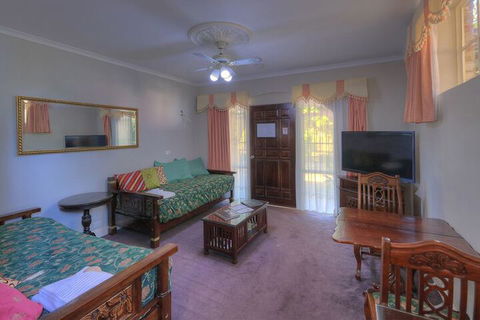 Hatchers Richmond Manor - Accommodation ACT 6