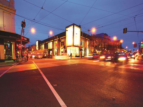 Oaks Melbourne South Yarra Suites - Accommodation ACT 4