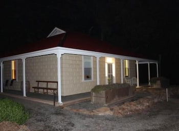 Brown's House Bed And Breakfast - Accommodation ACT 0
