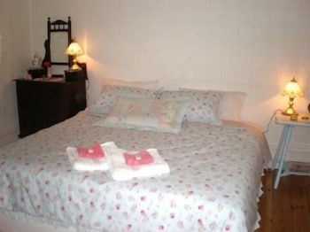 Brown's House Bed And Breakfast - Accommodation ACT 5