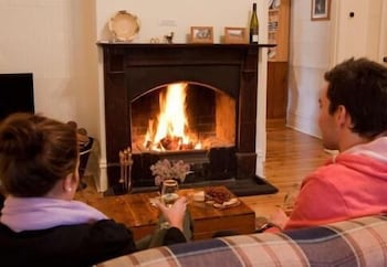 Brown's House Bed And Breakfast - Accommodation ACT 3