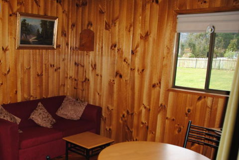 The Wombat Cottage - Accommodation ACT 2