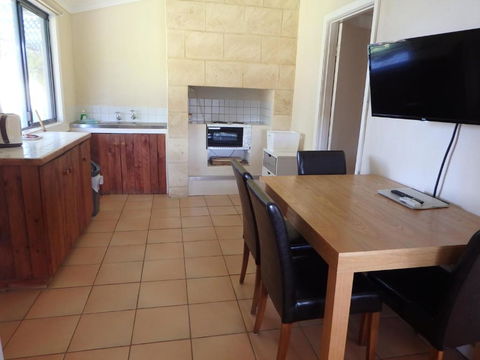 Lazy Lobster Holiday Units & Chalets - Accommodation ACT 6