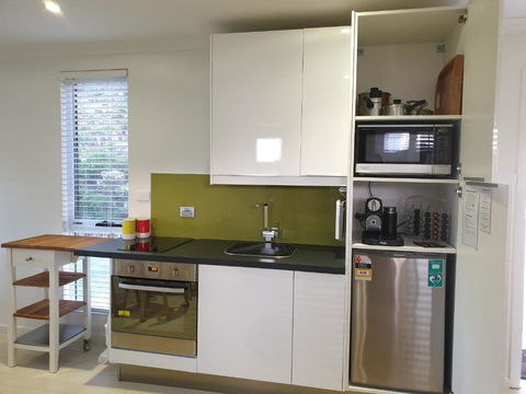 Goat Island Bungalow - Accommodation ACT 5