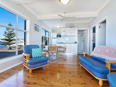 Beachcomer Unit 1 The Entrance NSW - Accommodation ACT 6