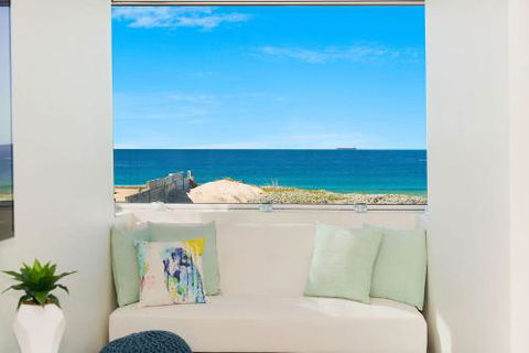 Perfect Beach Front Duplex The Entrance North - Accommodation ACT 6