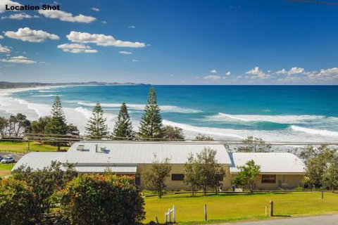 Bonny Beach House Holiday Accommodation With Pool - Accommodation ACT 4