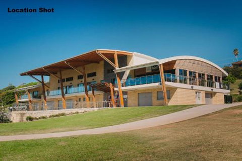 Bonny Beach House Holiday Accommodation With Pool - Accommodation ACT 2