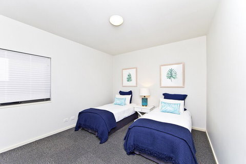 Sails On The Beachfront Exclusive Seaside Home - Accommodation ACT 7