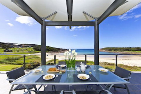 Sails On The Beachfront Exclusive Seaside Home - Accommodation ACT 0