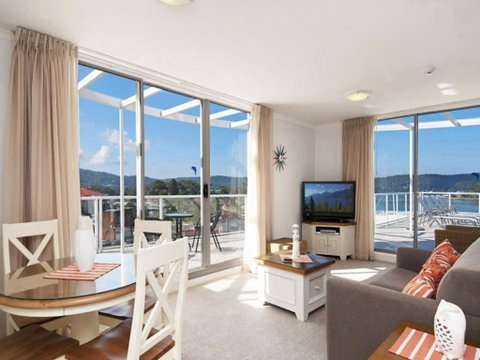 Bella Mare 2 Bedroom Ocean View Terrace Apt - Accommodation ACT 3