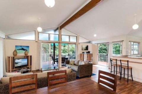 Amaroo House - Accommodation ACT 0