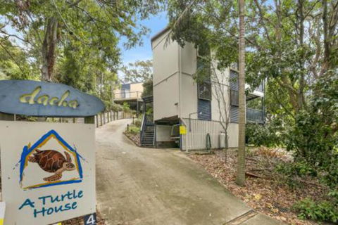 A Turtle House - Accommodation ACT 4