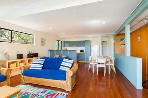 Straddie Beach House 3 - Accommodation ACT 3