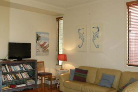 Boatshed - Accommodation ACT 4