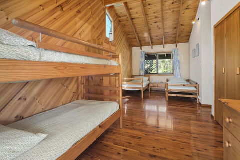 112 Mooloomba Road - Accommodation ACT 2