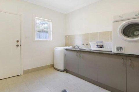 Redhaven House Spacious Quiet & Private - Accommodation ACT 7