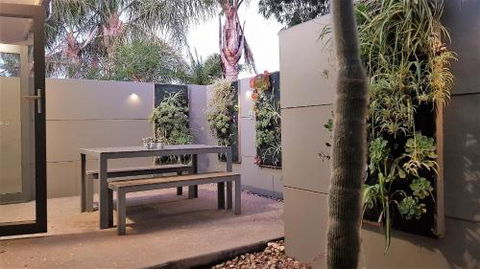 The Good Life - Accommodation ACT 6