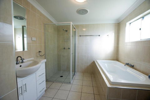 Topaz Cottage - Accommodation ACT 6