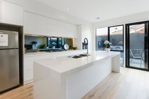 BOUTIQUE STAYS Murrumbeena Place 2 - Accommodation ACT 3