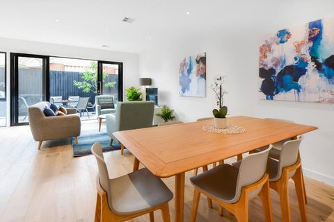 BOUTIQUE STAYS Murrumbeena Place 2 - Accommodation ACT 6