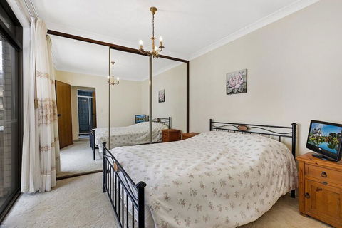 Caesars Palace 4 - Accommodation ACT 4