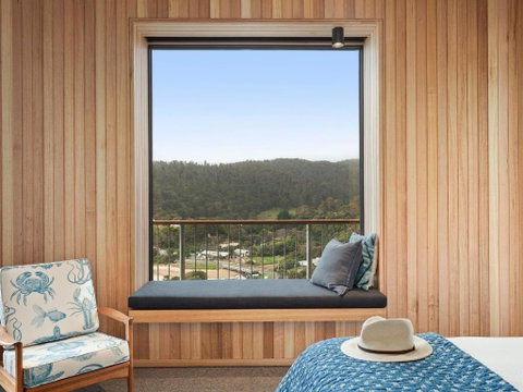 At Wye Eyrie With Arguably The Best Views In Town - Accommodation ACT 6